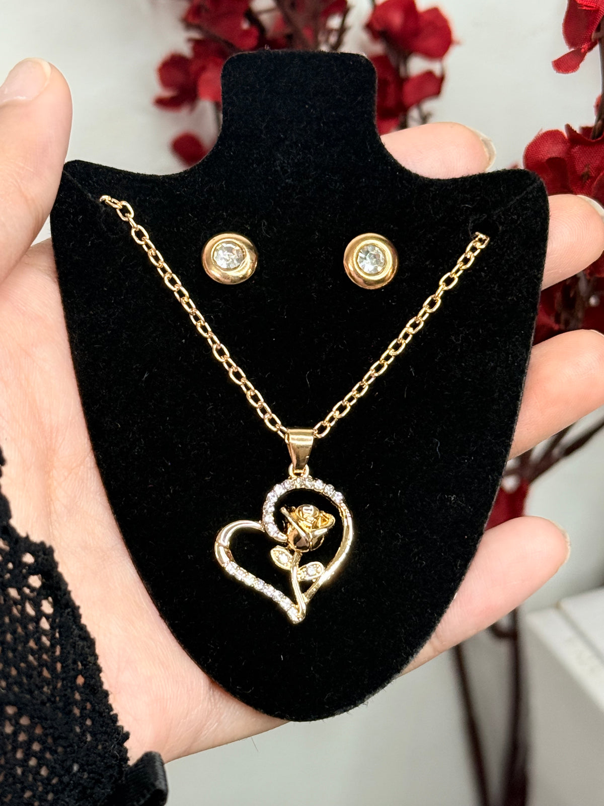Veloura Necklace Set