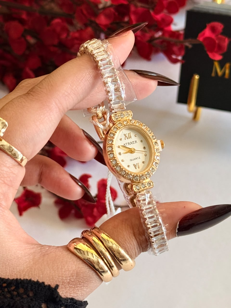 Élan Crystal Oval Watch