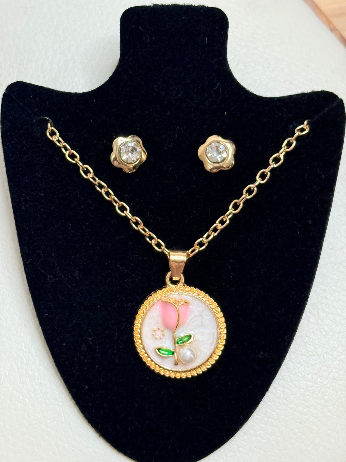 Lumière Necklace Set