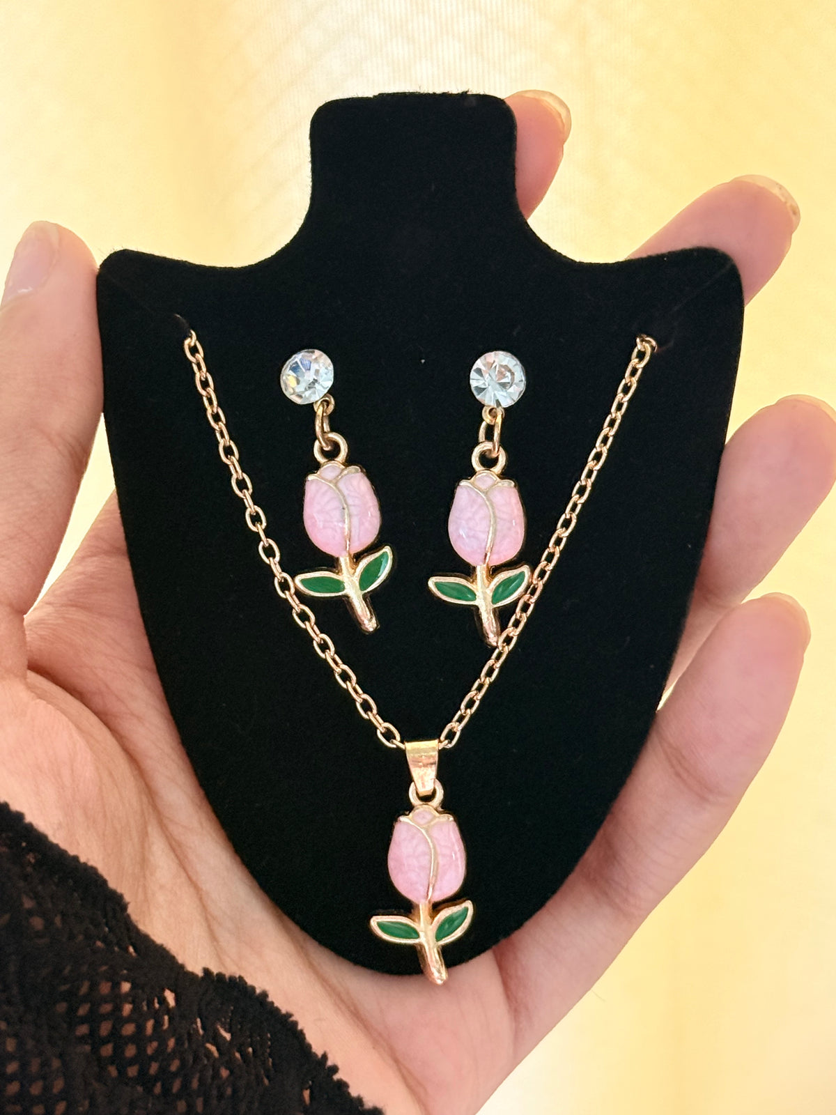 Dami Tulip Necklace Set