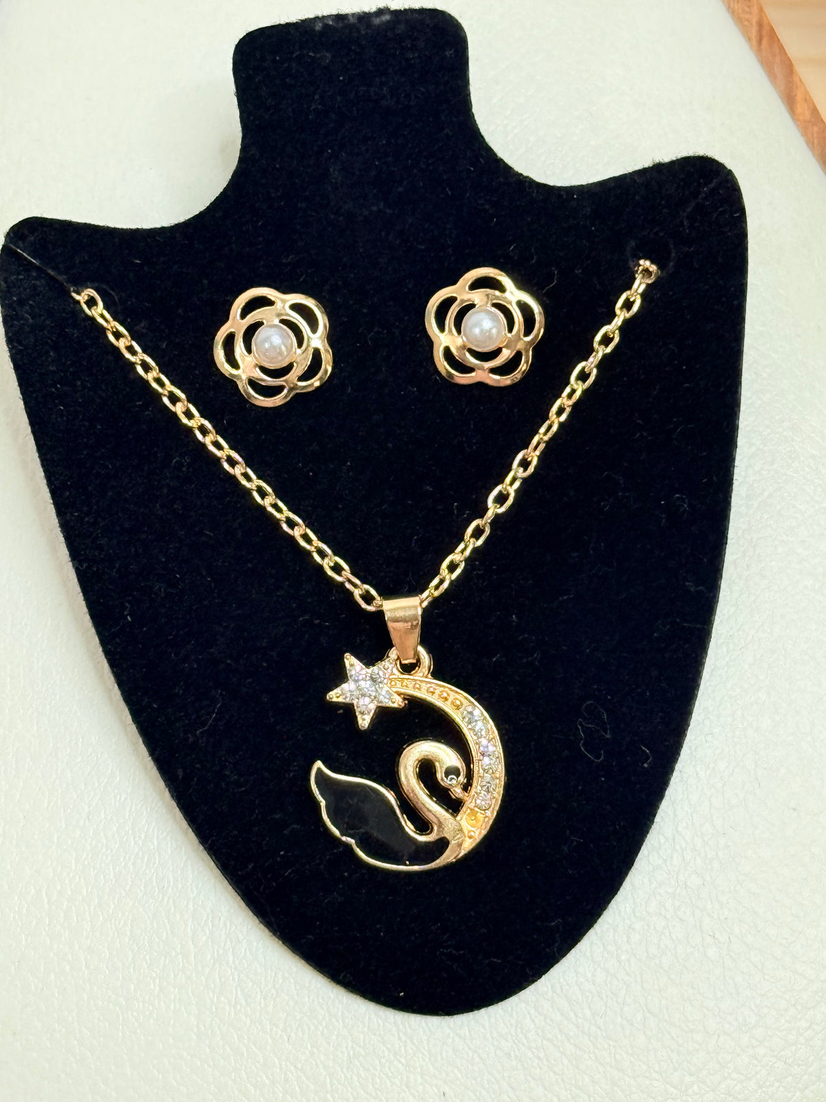 Solenne Necklace Set