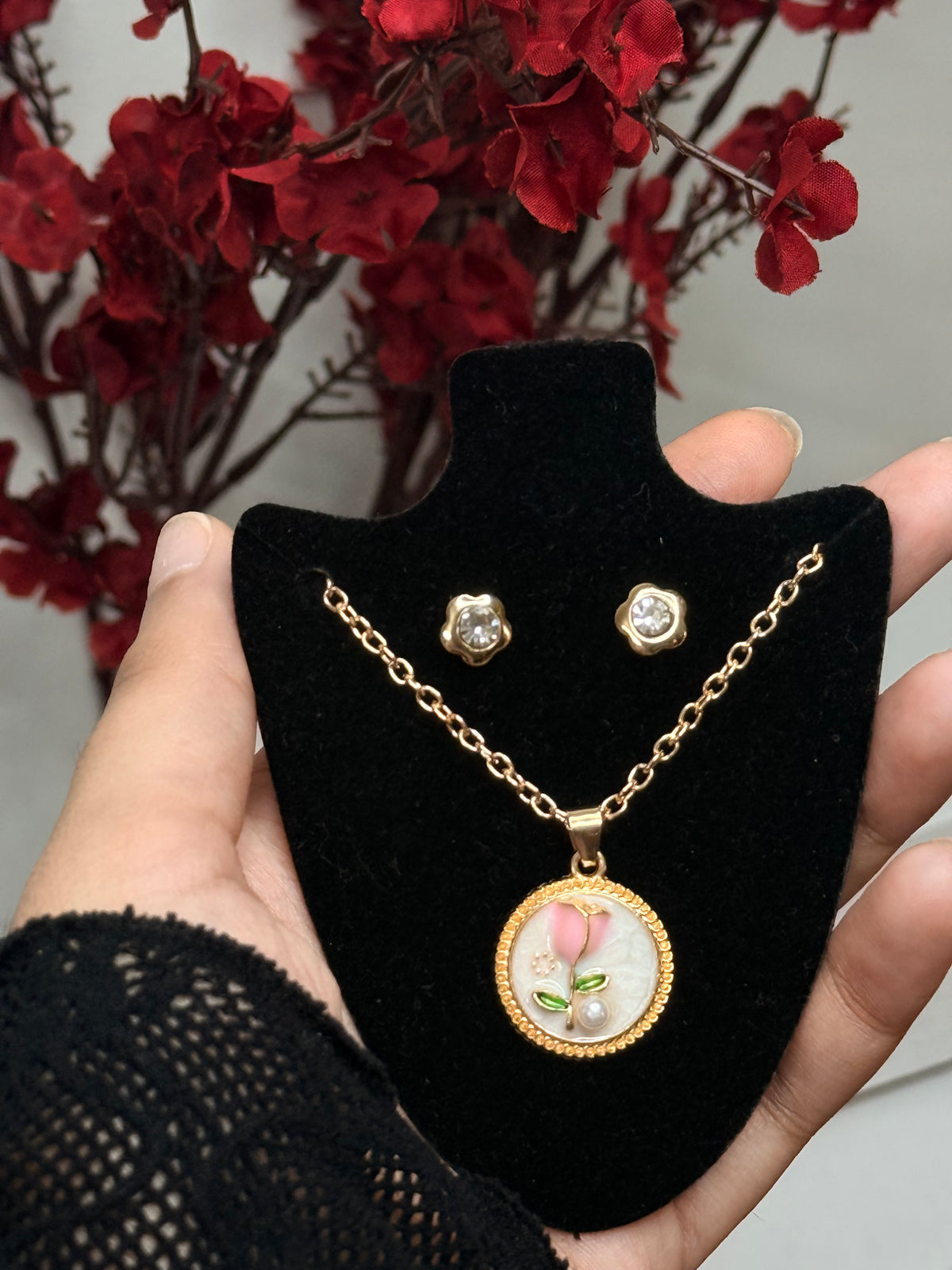 Lumière Necklace Set