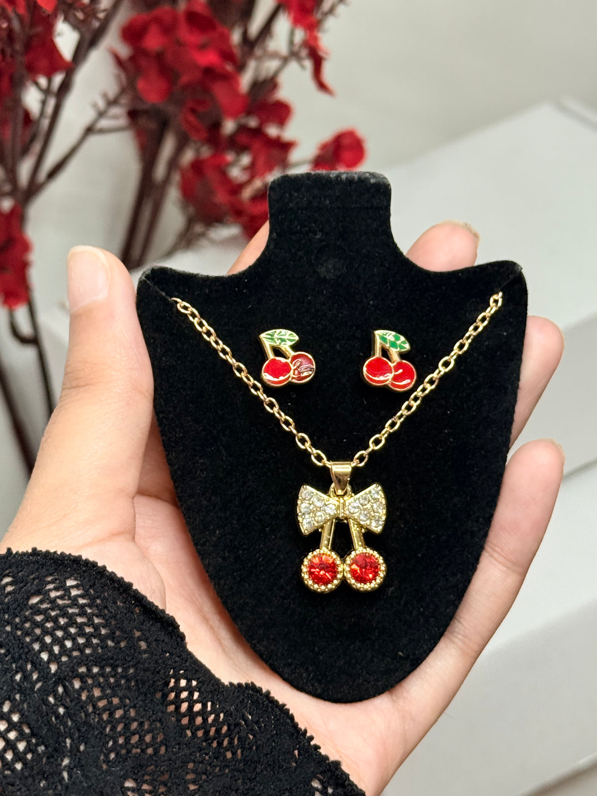 Opaline Cherry Necklace Set