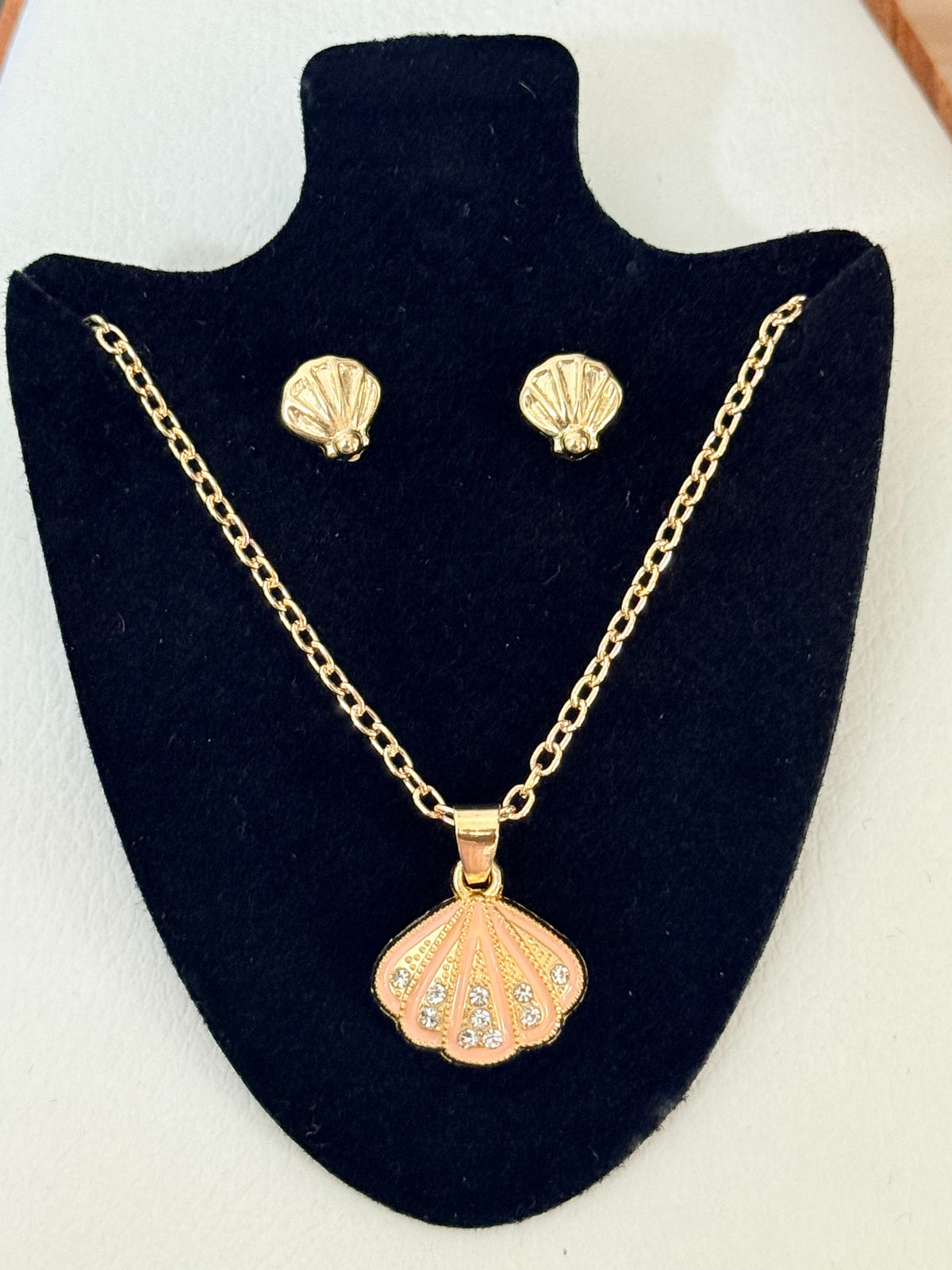 Lunelle Necklace Set