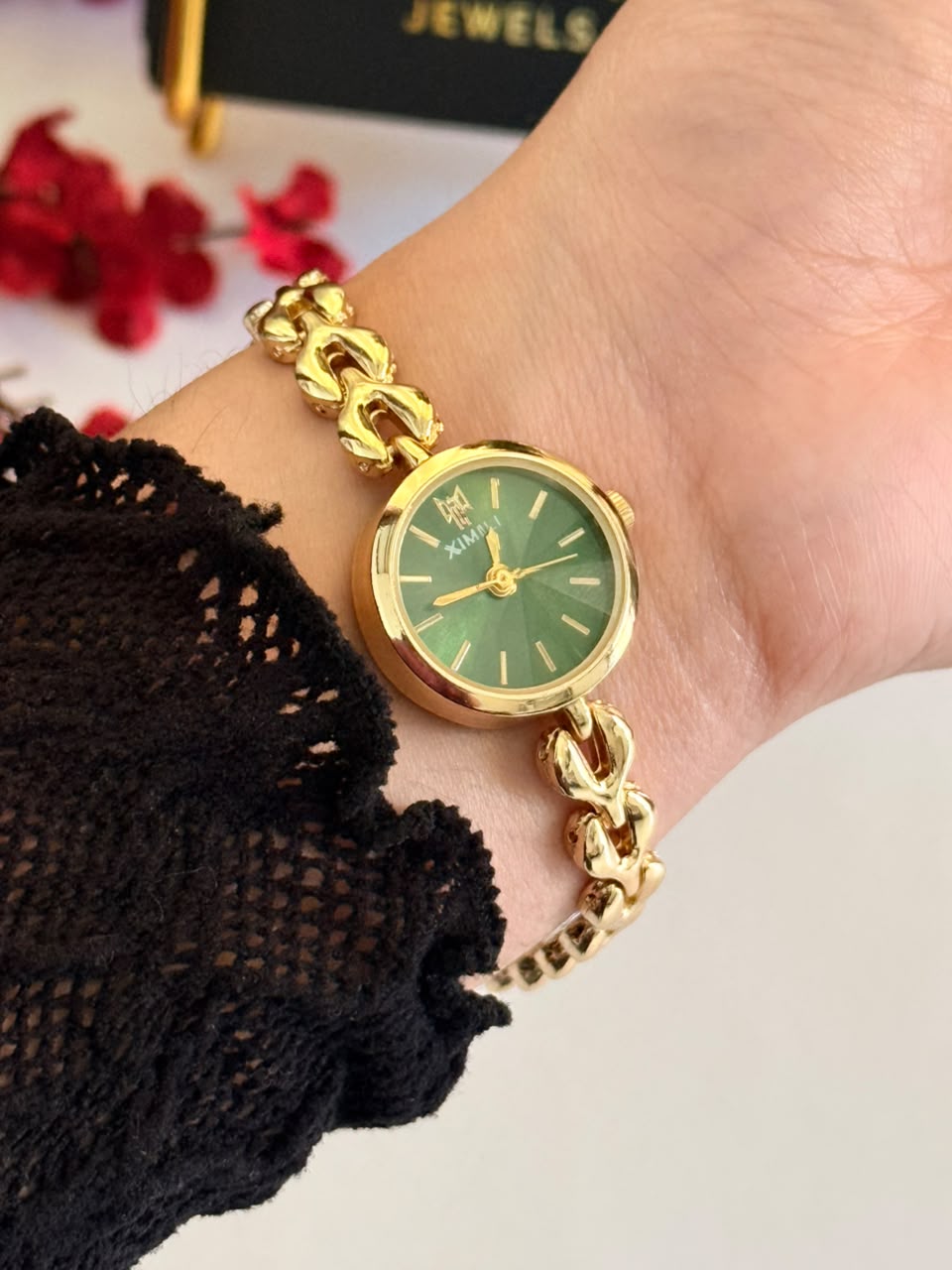 EMERALD LUXE VINTAGE WATCH