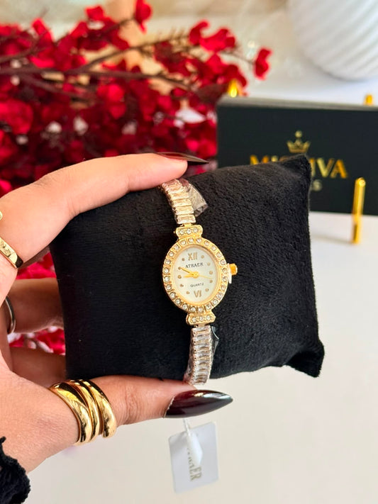 Élan Crystal Oval Watch
