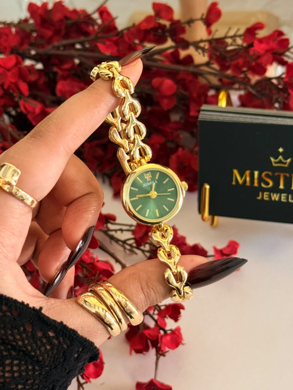 EMERALD LUXE VINTAGE WATCH