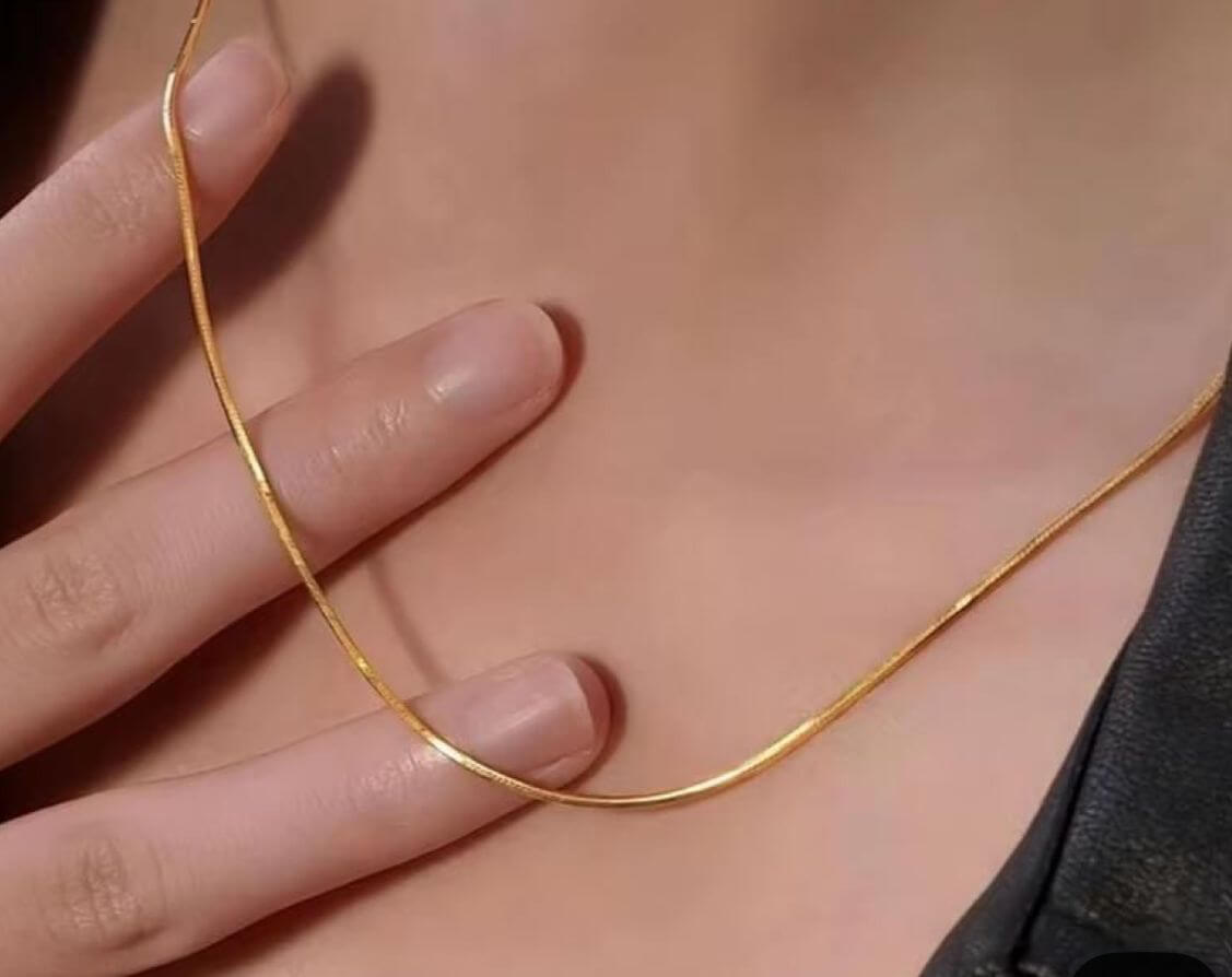 Aura Gold Sleek Snake Chain