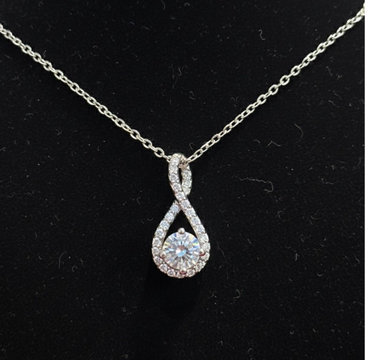 Eterna Glow Pendant - Image 2